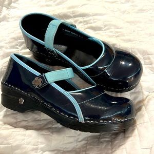 Koi by sanita clogs size 40